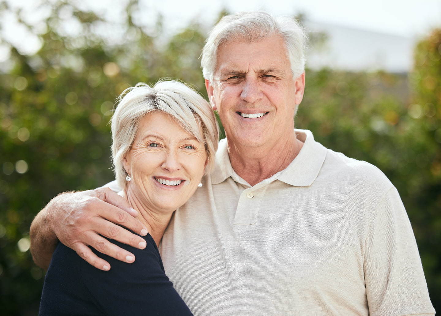 Implant-supported bridges for replacing multiple missing teeth