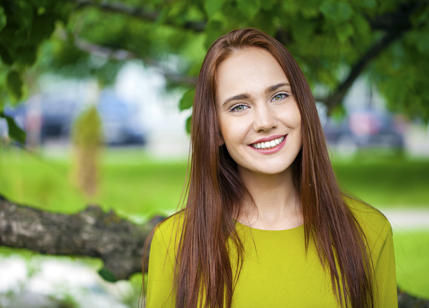 Information on Invisalign discomfort, noting that patients experience only mild pressure when switching to new aligners, unlike painful traditional braces