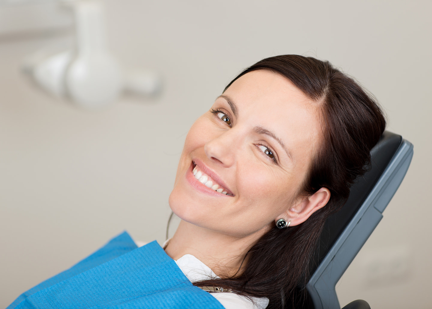 Longevity and care tips for long-lasting porcelain veneers