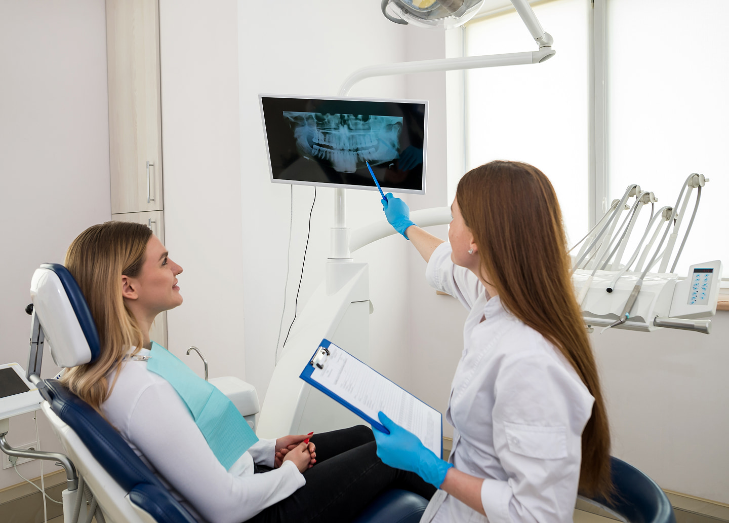 Gentle tooth extraction at Southern Smiles for damaged or infected teeth